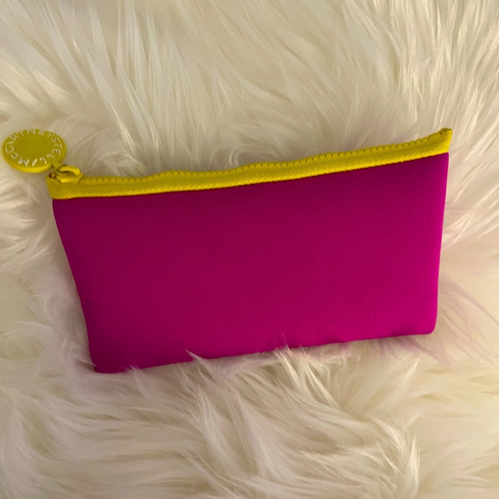 Stella McCartney kids sunglasses case. - Picture 2 of 3